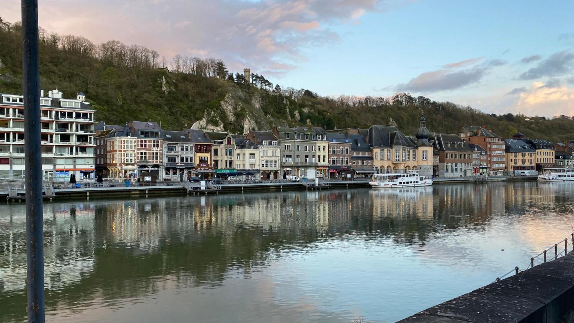 Vue Meuse, En Face De La Citadelle Appartement