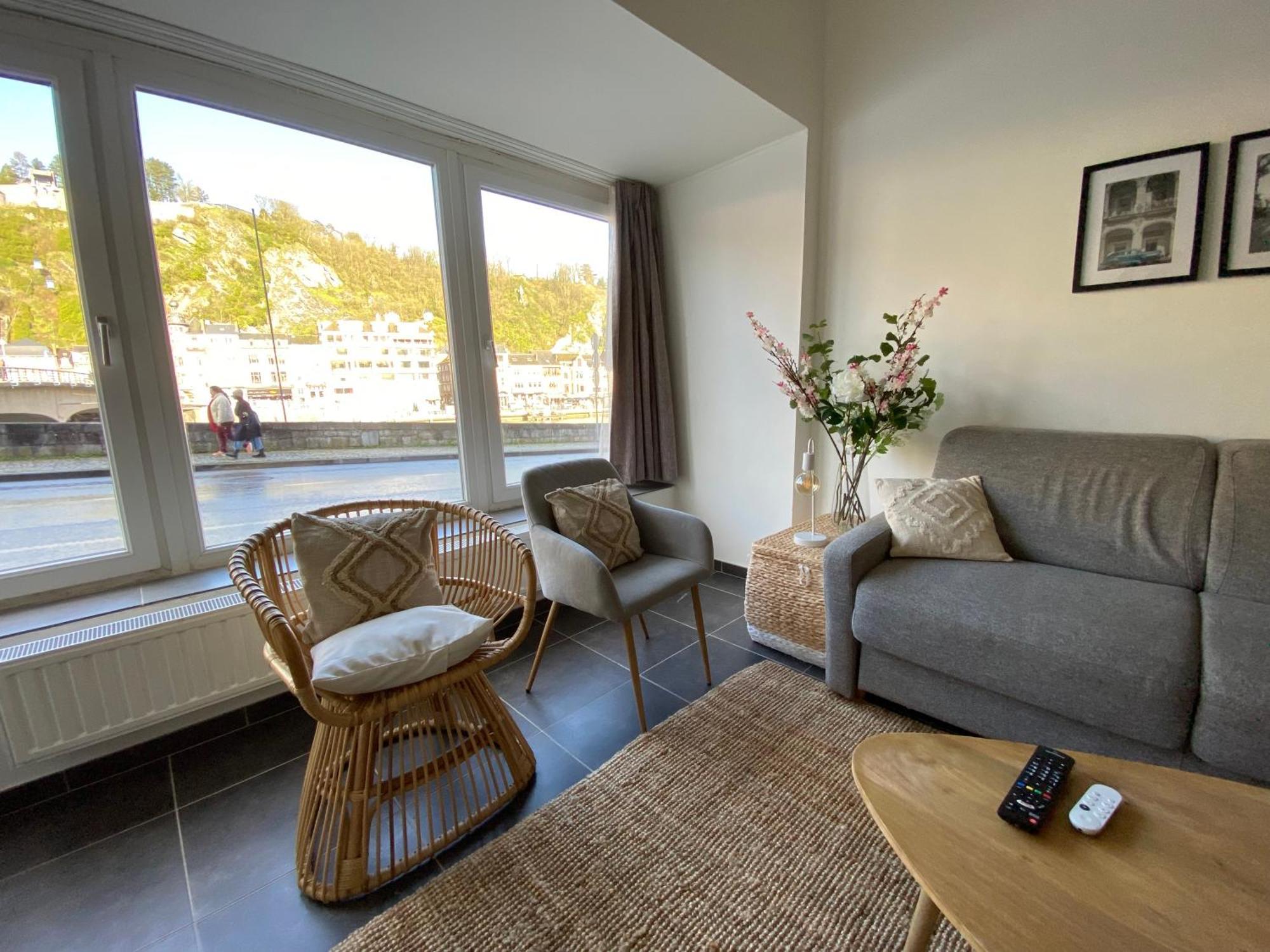 Appartement Vue Meuse, En Face De La Citadelle